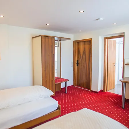 ゲストハウス Gaestehaus Guehring